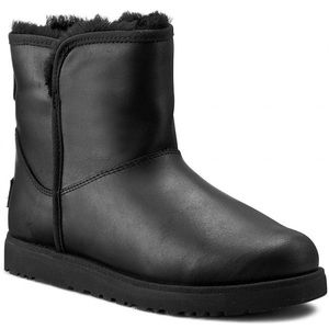 NIB UGG Cory Leather Black Boot